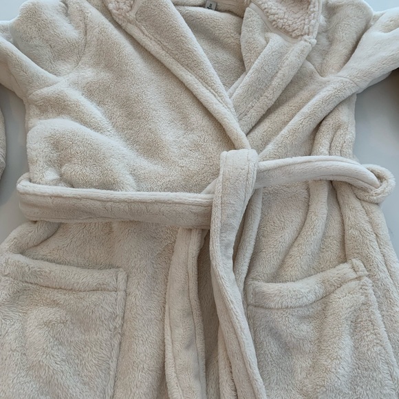 LL Bean Medium Women's Wicked Plush Robe Cream Brand New No tag - Picture 10 of 16